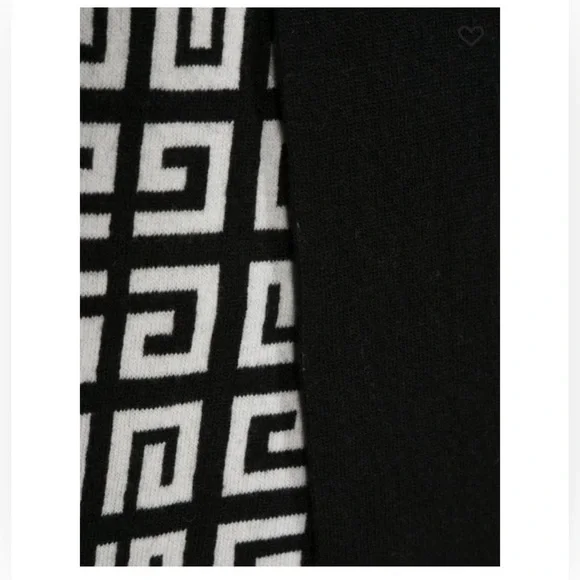 New GIVENCHY 4G double sided scarf in wool and cashmere - Picture 2 of 8